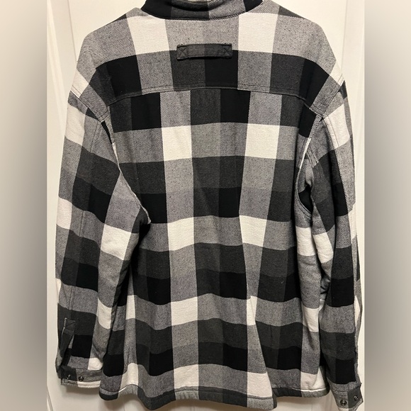 Duluth Men’s Lined Flannel Size L NWOT - Picture 2 of 4